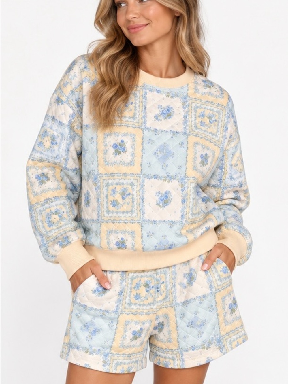 Rue21 Cream & Light Blue Quilted Patchwork Floral Crewneck